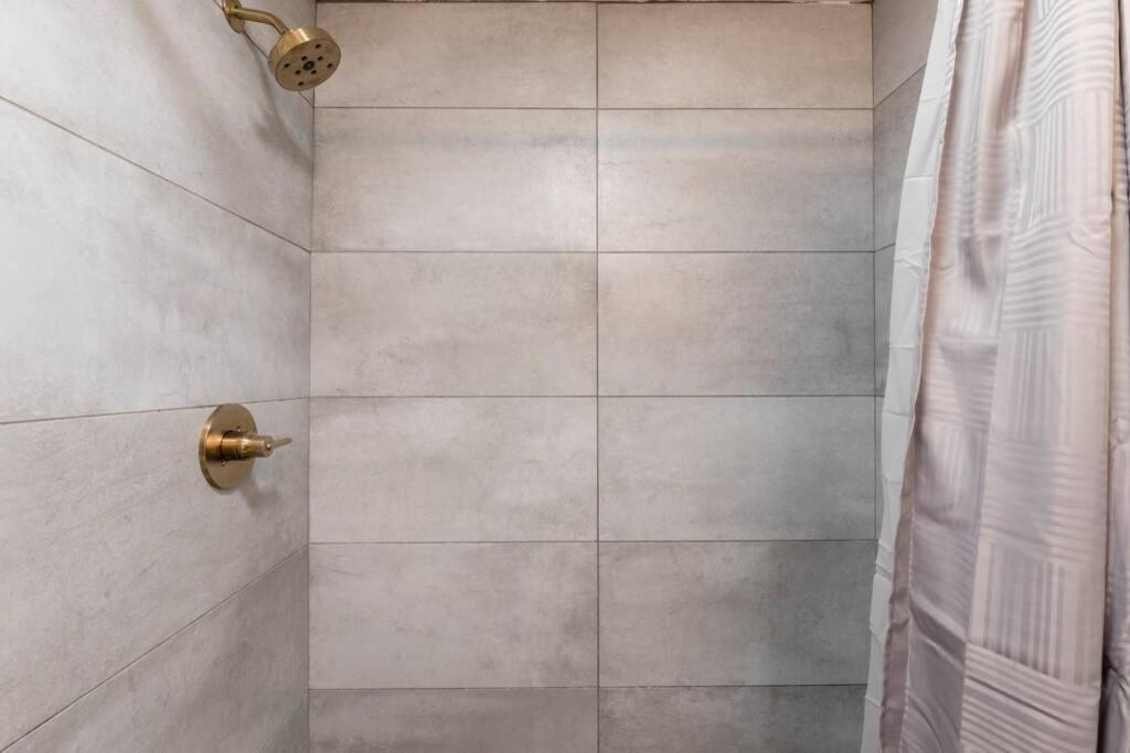 Modern Studio On I-Drive: Parking + Pool Included أورلاندو المظهر الخارجي الصورة